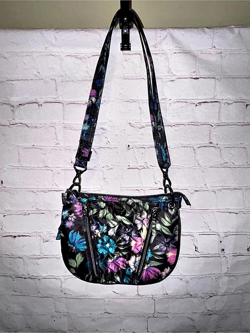 Lug Swivel Convertible Crossbody Bag